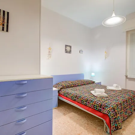 Apartment Holidays - 200m From Sea - Happy
