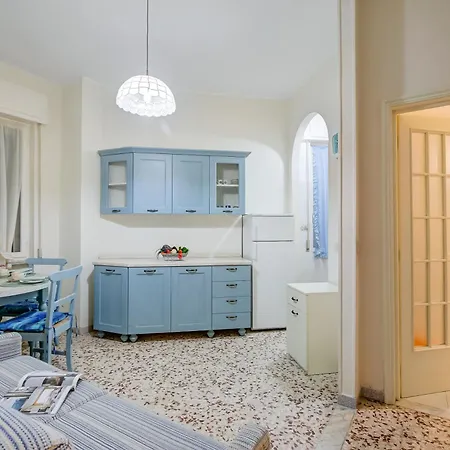 Holidays - 200m From Sea - Happy Apartment *