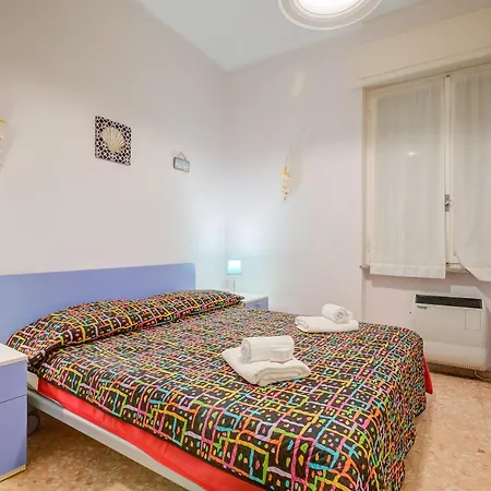 Holidays - 200m From Sea - Happy *